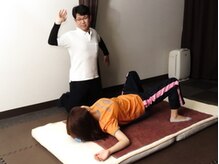 整体院 みどり健康館/ストレッチポール使い方指導3