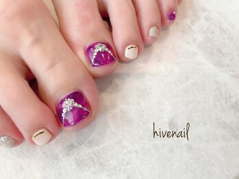 ハイブネイル(Hive nail)/エレガントフットネイル