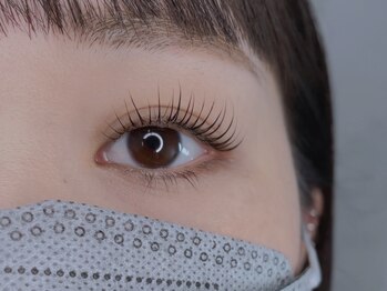 ミイアイラッシュ(mii eyelash)の写真/お顔の印象を決める、お手入れが難しい眉もプロの手で大変身★あなたの目元をトータルプロデュース♪