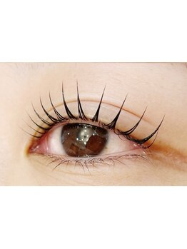 ナチュラル上品な目元にしたい