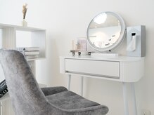 メヴィラ(Mevra)の雰囲気（ドレッサー完備！ヘアアイロン／コテのご用意も◎）