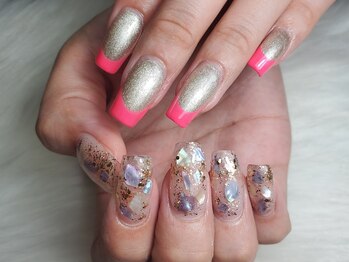 ナーゲルシャイニー(Nagelshiny)/長さ出しつけ放題ネイル