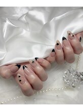 ビビ(ViVi)/黒フレンチネイル