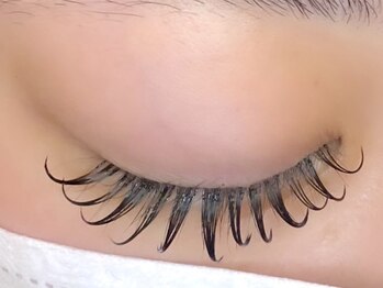 マツ(MATSU)の写真/これまで約4000人を施術してきたからこそ出来る！お目元の形に合わせたオーダーメイドデザインを、ご提供♪