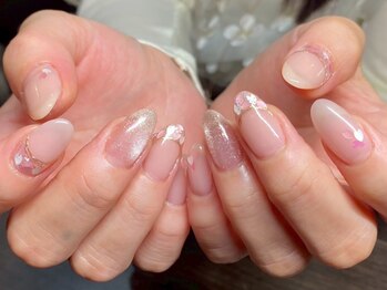 ネイルサロン イズ 目黒店(NAIL SALON iS)の写真/シンプルでも楽しめるさりげないアートをご提案♪安心の【2週間無料保証】付き☆
