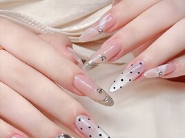 ミラフレンチドット柄ネイル