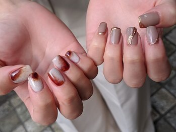 ニュアーズネイル(nuas nail)/秋のアシンメトリーデザイン