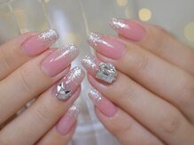 幻之花ネイル/うる艶　ラメ掛け　宝石ビジュー