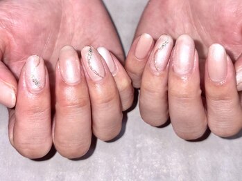 シンプル上品ジェルネイル