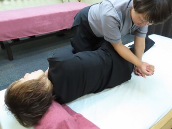 カイロアンドエステティック みらいの写真/日々お仕事などを頑張る方に！デコルテマッサージで首肩スッキリ◎辛いコリから解放されて健康な身体へ♪