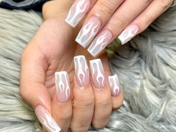 ロングネイルズ エマ(LongNails-Emma)/持ち込みシンプル