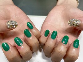 ポイントビジューネイル☆