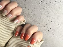 ノラ ミナミアオヤマ(NORA MINAMIAOYAMA)/秋のテラコッタオレンジネイル