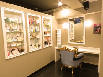 アディクト(Addict)/おおきな鏡もあります♪