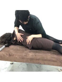 顔と身体の歪み矯正院 吉祥寺/骨盤矯正/身体の施術