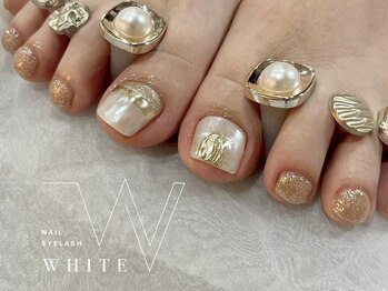 ホワイト(WHITE)の写真/【フィルイン導入店】マツエクと手足同時施術可能◎ニュアンスネイルやシンプル～個性派まで自由自在♪