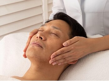 ウナ シロカネ(UNA SHIROKANE)/【男性】痛みが少ない全顔脱毛