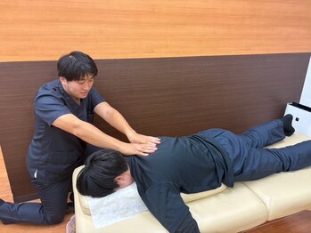 くまはら接骨院 入間院の写真/【首こり/肩こり改善コース】で慢性的な悩みはお任せください！頭痛/眼精疲労には人気のドライヘッドスパ！