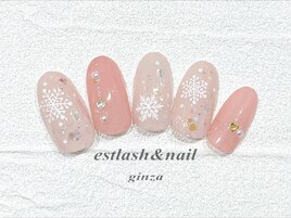 ピンクベージュ雪の結晶ネイル