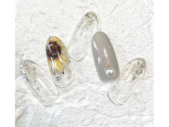 ミュナ(myuna)/ヒマワリネイル