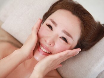 ラヴィエール(Laviere)の写真/【印象変わる☆リフトアップで新たな自分に！】フェイスラインすっきり、首が長く見える印象へ◎