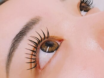 ランプ(Lamp)の写真/【当日予約や他店付けたしもOK◎】高技術×お手頃価格で理想のまつ毛に♪長く通えるサロン★