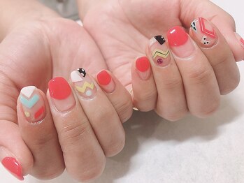 リッチネイル(Rich Nail)/幾何学模様ネイル