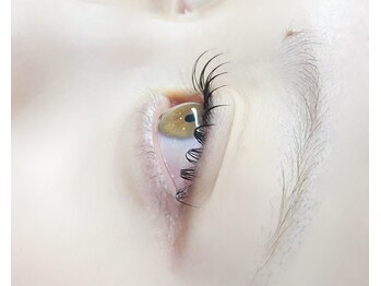 YOLO eyelash salon