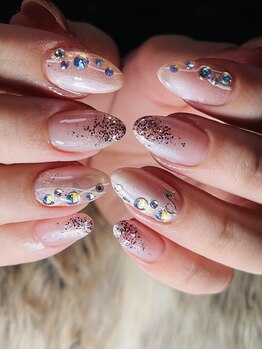 アクシア(Axia)/上品ネイル