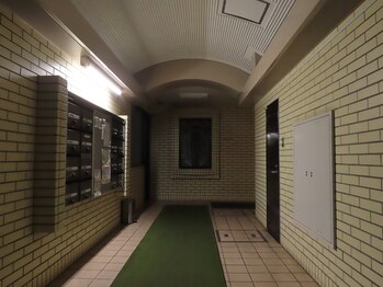 フルフィル 高田馬場店/外観ライト点灯前