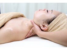 フェイシャル専門サロン ベイリーフの雰囲気（【リンパマッサージ】デコルテ/首肩・背中をケア）