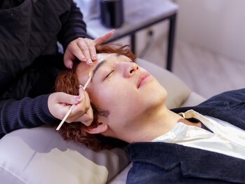 スリーアイ(THREE EYE)/次にWAX脱毛をしていきます