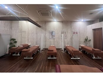 カラダファクトリー アスナル金山店/店内写真