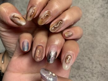 イビズ 新宿店(eviz)/うねうねミラーネイル