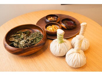 インフィニティ(infinity)/＜施術＞ハーブボール