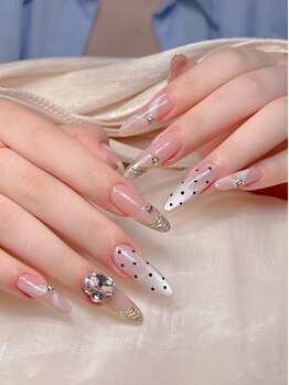 ユミ(U mi)の写真/プロのセンスに任せたい方は定額ネイルコースがおすすめ!デザイン豊富なので通うごとに新鮮さも楽しめます!