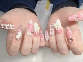 Nails Bar 渋谷【ネイルズバーシブヤ】【4/1 NEW OPEN(予定)】の写真/【ストーン・パーツの種類豊富】盛りたいならつけ放題クーポンがオススメ!思いっきりネイルを楽しんで♪
