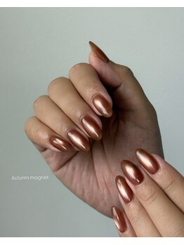 ラモネイル(RamoNAIL)の写真/【秋のマグネットネイル】ワンカラー6600円
秋の指先を彩る、奥行きのある上品な輝きのマグネットネイル♪