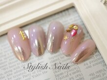 スタイリッシュネイルズ(Stylish Nails)/ガーリーなメタリックネイル