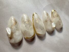 大人可愛いニュアンスネイル