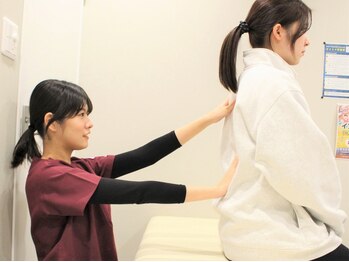 南越谷駅前整骨院/背骨と骨盤の歪みチェック