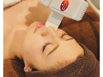 ディオーネ 秋田駅東口店(Dione)/垢抜け肌へトーンUP美肌お顔脱毛