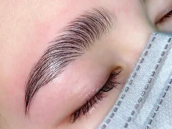 カフェアンドビューティー エスト(cafe&beauty est)/ハリウッドブロウリフト