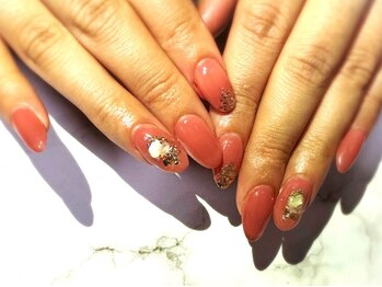 ルリナ ネイル(Lurina Nail)/上品ポイントアートネイル