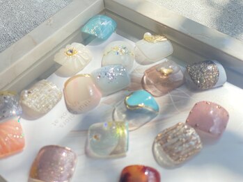 アール(R)の写真/〈自爪を削らないパラジェルサロン〉リーズナブルながら人気のトレンドデザインを豊富にご用意◇