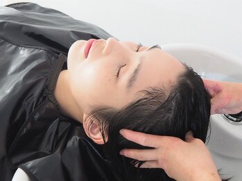 ホリデイハウス(Holiday haus)/ウェットヘッドスパ