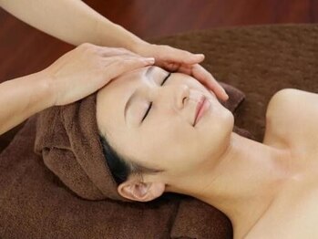 もみほぐし~ぷカンバラ(KAMBARA)の写真/毛穴ケアの新基準!ハイドラフェイシャルと選べるピーリングで、ビニール肌にならない自然な美しさへ。