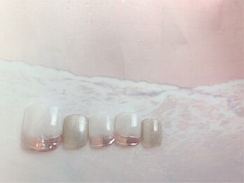 ネイルサロン&スクール ジーナ(GINA)/乳白色も綺麗なフットネイル