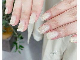 ～ほんのりゴールドネイル～