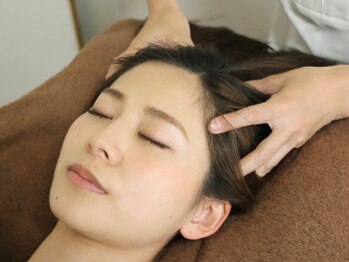 シェリ(CHERI)/頭蓋骨からの小顔矯正